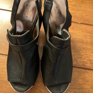 Sold Carlos Santana us black leather wedge 7,5